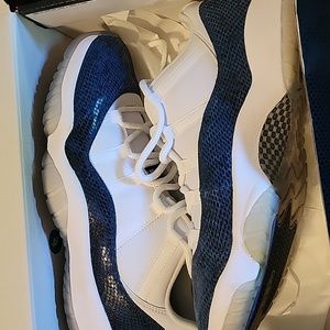 Jordan 11 low